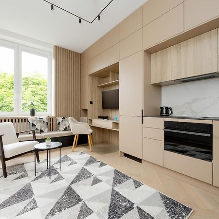 Przytulne Studio W Zielonej Okolicy Srodmiescia By Noclegi Renters وارسو المظهر الخارجي الصورة